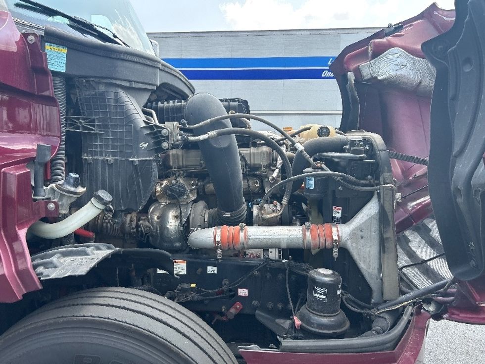 Sleeper Tractor-Heavy Duty Tractors-Freightliner-2022-T12664ST-Akron-OH-466,472\n\t\tmiles-$ 71,250 - Image 20