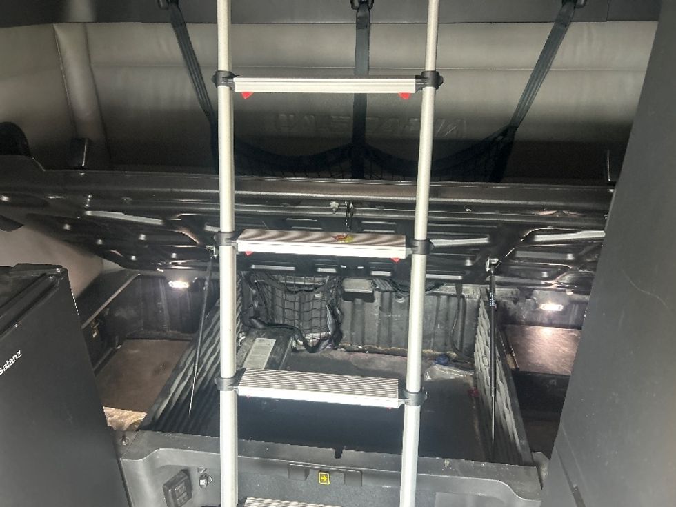 Sleeper Tractor-Heavy Duty Tractors-Freightliner-2022-T12664ST-Akron-OH-474,897\n\t\tmiles-$ 79,750 - Image 17