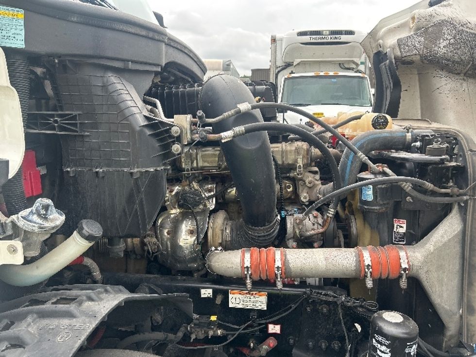 Sleeper Tractor-Heavy Duty Tractors-Freightliner-2022-T12664ST-Akron-OH-474,897\n\t\tmiles-$ 79,750 - Image 20