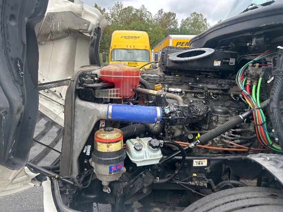 Sleeper Tractor-Heavy Duty Tractors-Freightliner-2022-T12664ST-Akron-OH-474,897\n\t\tmiles-$ 79,750 - Image 21