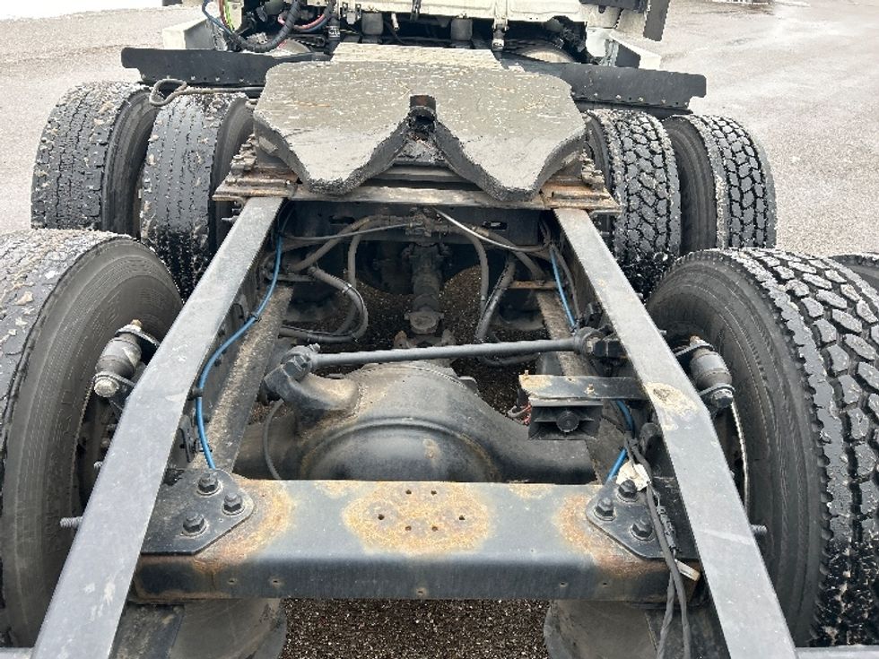 Sleeper Tractor-Heavy Duty Tractors-Freightliner-2022-T12664ST-Akron-OH-494,059\n\t\tmiles-$ 68,500 - Image 6