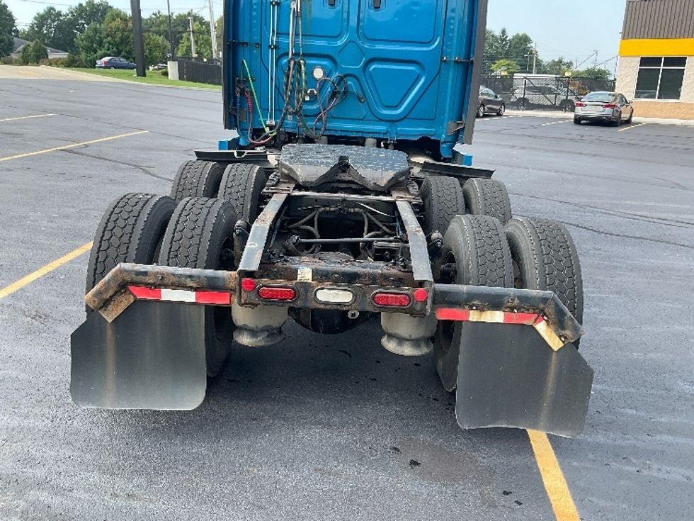 Sleeper Tractor-Heavy Duty Tractors-Freightliner-2022-T12664ST-Akron-OH-530,969\n\t\tmiles-$ 74,750 - Image 13
