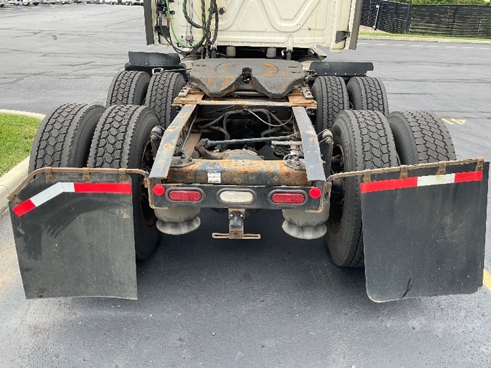 Sleeper Tractor-Heavy Duty Tractors-Freightliner-2022-T12664ST-Akron-OH-567,895\n\t\tmiles-$ 72,000 - Image 6