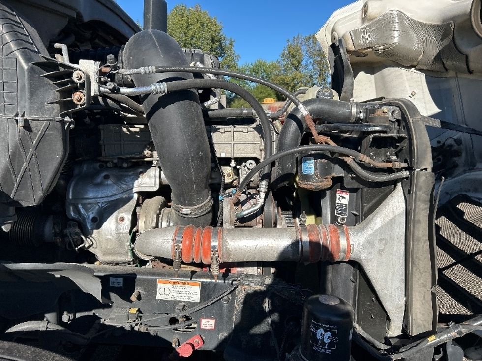 Sleeper Tractor-Heavy Duty Tractors-Freightliner-2022-T12664ST-Akron-OH-579,384\n\t\tmiles-$ 72,000 - Image 20