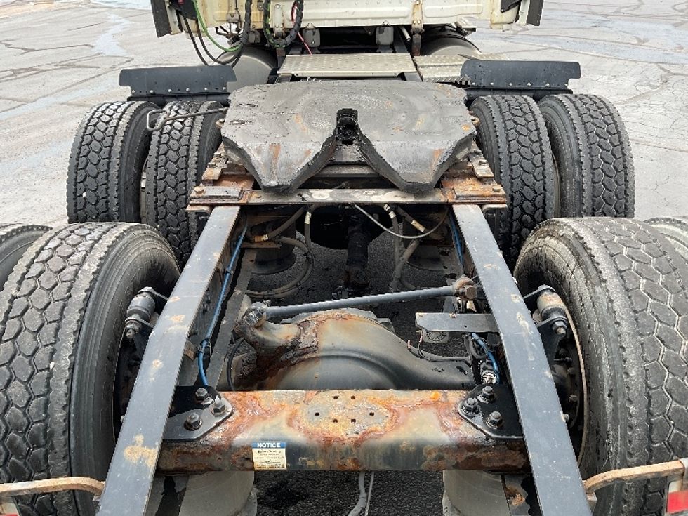 Sleeper Tractor-Heavy Duty Tractors-Freightliner-2022-T12664ST-Akron-OH-579,514\n\t\tmiles-$ 69,250 - Image 6
