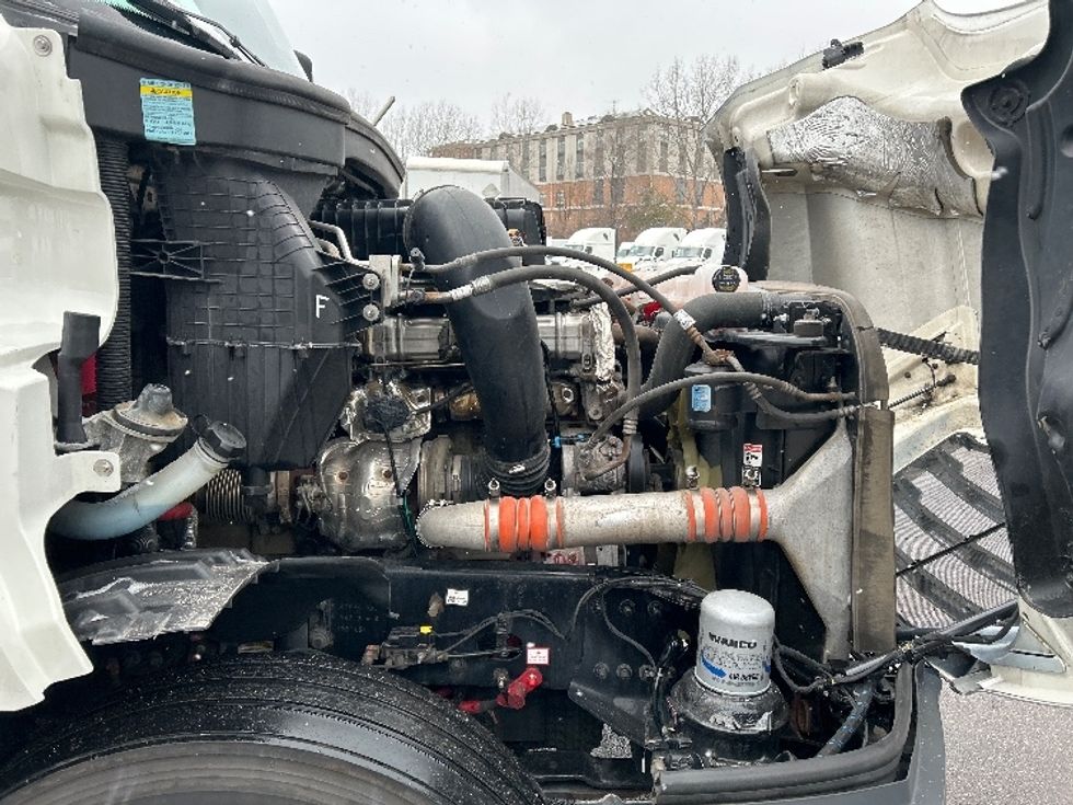 Sleeper Tractor-Heavy Duty Tractors-Freightliner-2022-T12664ST-Akron-OH-688,943\n\t\tmiles-$ 48,250 - Image 20