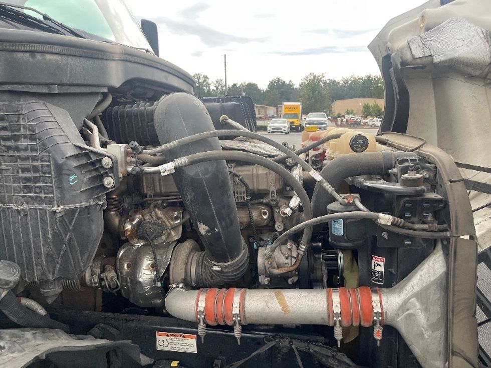 Sleeper Tractor-Heavy Duty Tractors-Freightliner-2022-T12664ST-Alabaster-AL-437,199\n\t\tmiles-$ 78,250 - Image 20