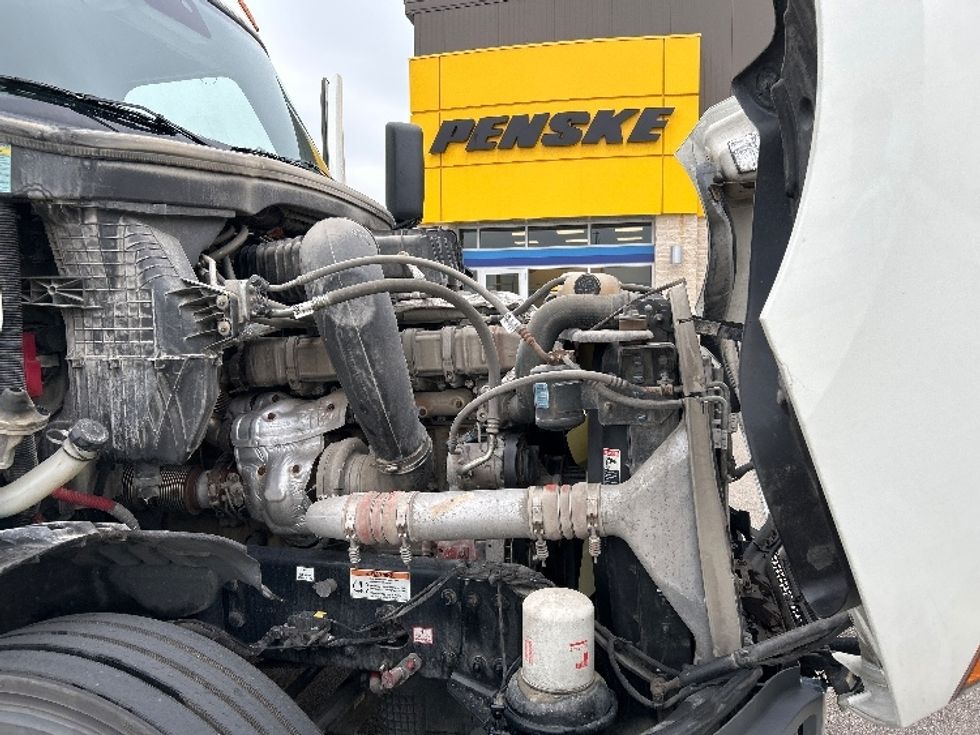 2022 Freightliner Cascadia 126" Sleeper Cab photo 16