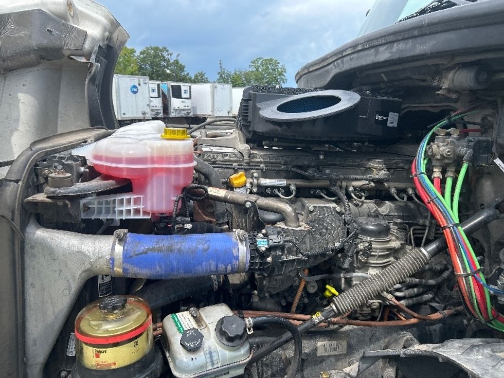 Sleeper Tractor-Heavy Duty Tractors-Freightliner-2022-T12664ST-Albany-GA-596,315\n\t\tmiles-$ 64,500 - Image 21