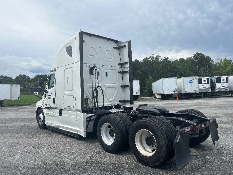 Sleeper Tractor-Heavy Duty Tractors-Freightliner-2022-T12664ST-Albany-GA-596,315\n\t\tmiles-$ 64,500 - Image 5