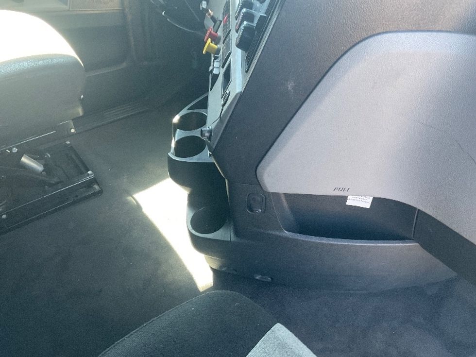 Sleeper Tractor-Heavy Duty Tractors-Freightliner-2022-T12664ST-Albany-GA-617,599\n\t\tmiles-$ 57,750 - Image 15