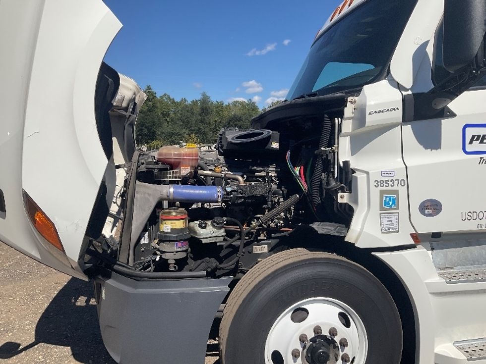 Sleeper Tractor-Heavy Duty Tractors-Freightliner-2022-T12664ST-Albany-GA-617,599\n\t\tmiles-$ 57,750 - Image 21