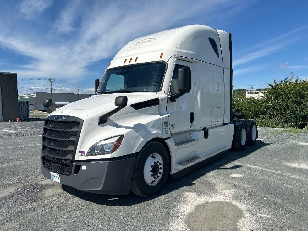 Sleeper Tractor-Heavy Duty Tractors-Freightliner-2022-T12664ST-Albany-NY-424,363\n\t\tmiles-$ 76,500 - Image 1
