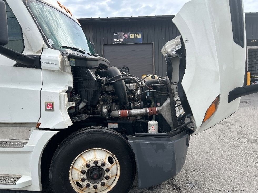 Sleeper Tractor-Heavy Duty Tractors-Freightliner-2022-T12664ST-Albany-NY-483,407\n\t\tmiles-$ 64,500 - Image 20