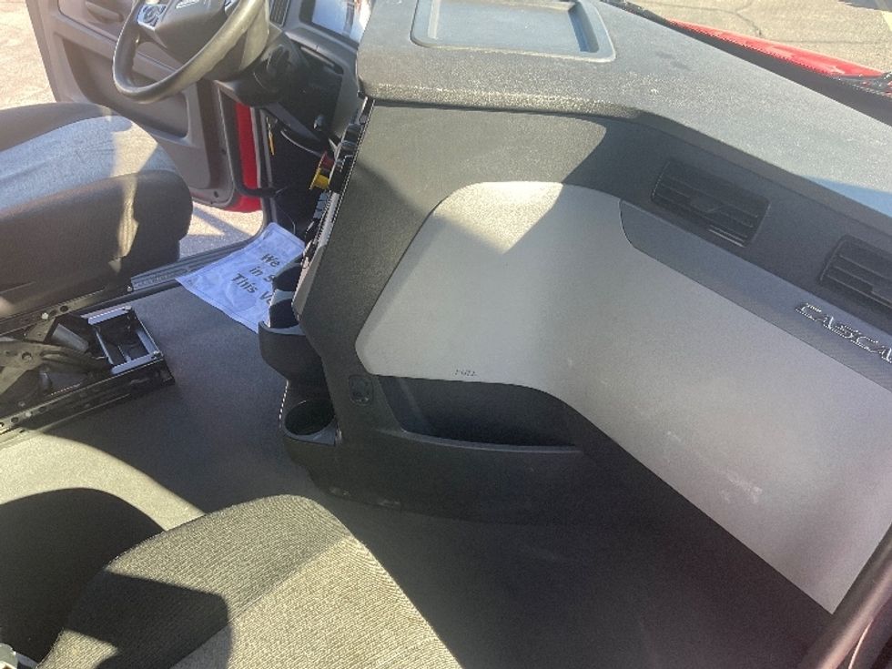 Sleeper Tractor-Heavy Duty Tractors-Freightliner-2022-T12664ST-Albuquerque-NM-453,379\n\t\tmiles-$ 78,500 - Image 15