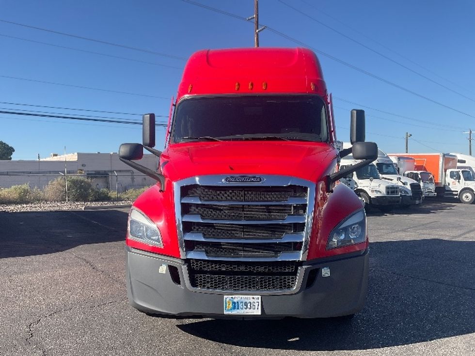 Sleeper Tractor-Heavy Duty Tractors-Freightliner-2022-T12664ST-Albuquerque-NM-453,379\n\t\tmiles-$ 78,500 - Image 2