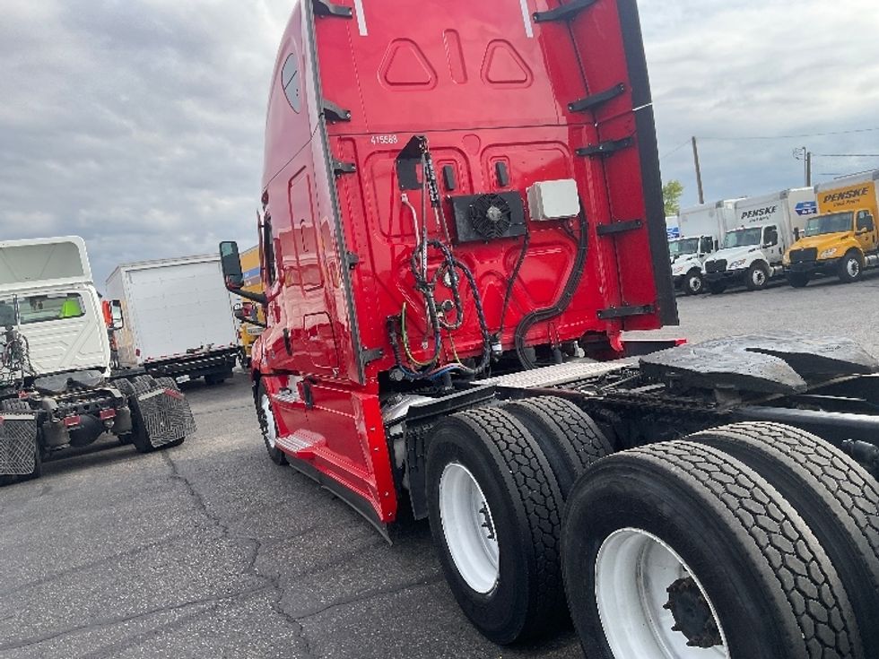 Sleeper Tractor-Heavy Duty Tractors-Freightliner-2022-T12664ST-Albuquerque-NM-453,379\n\t\tmiles-$ 78,500 - Image 5