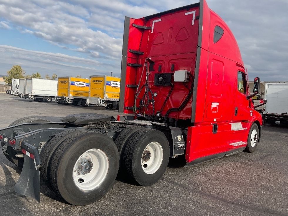 Sleeper Tractor-Heavy Duty Tractors-Freightliner-2022-T12664ST-Albuquerque-NM-453,379\n\t\tmiles-$ 78,500 - Image 7