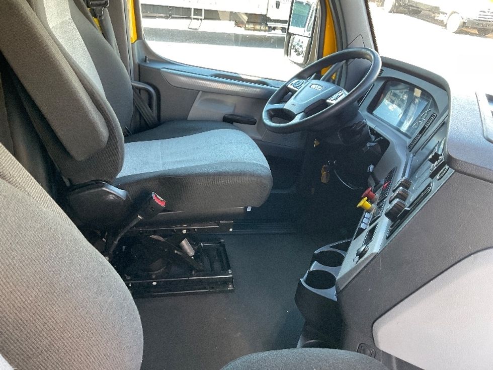 Sleeper Tractor-Heavy Duty Tractors-Freightliner-2022-T12664ST-Albuquerque-NM-483,160\n\t\tmiles-$ 73,250 - Image 15