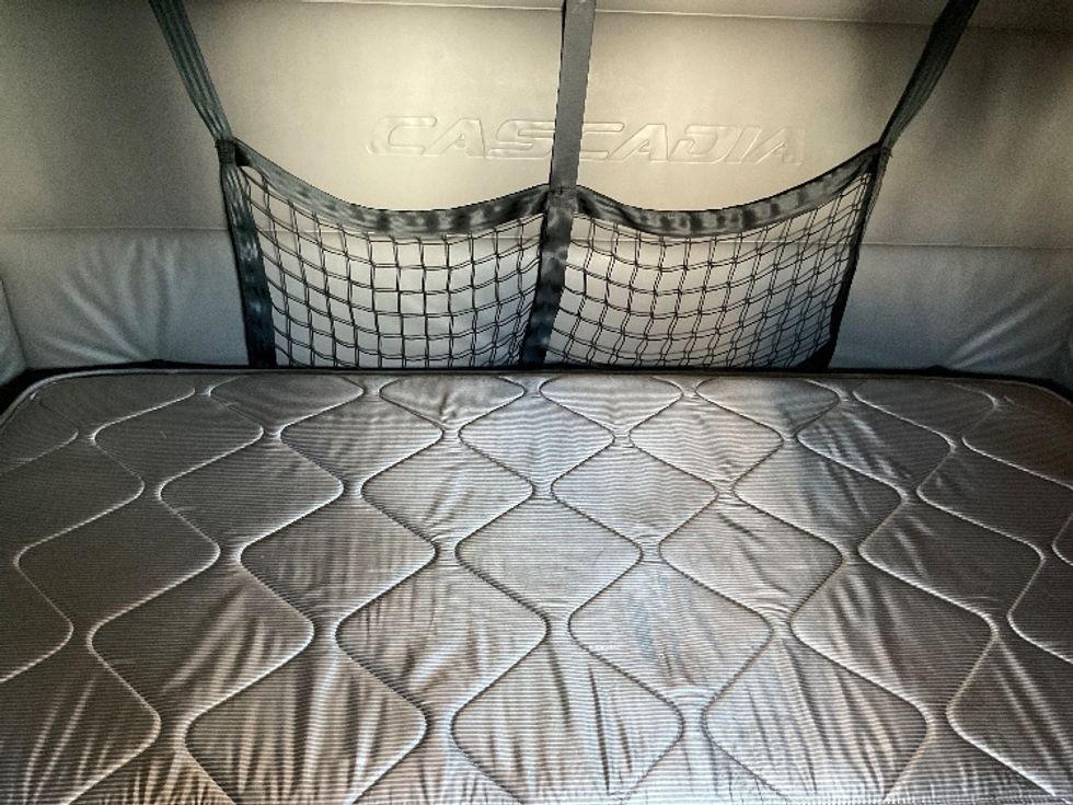 Sleeper Tractor-Heavy Duty Tractors-Freightliner-2022-T12664ST-Albuquerque-NM-483,160\n\t\tmiles-$ 73,250 - Image 17