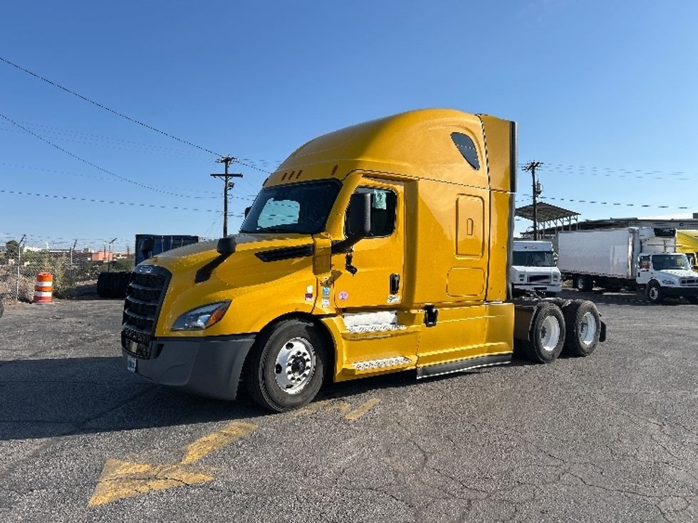 Sleeper Tractor-Heavy Duty Tractors-Freightliner-2022-T12664ST-Albuquerque-NM-483,160\n\t\tmiles-$ 73,250 - Image 3
