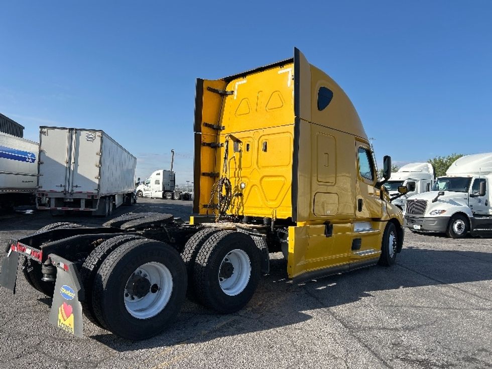 Sleeper Tractor-Heavy Duty Tractors-Freightliner-2022-T12664ST-Albuquerque-NM-483,160\n\t\tmiles-$ 73,250 - Image 7