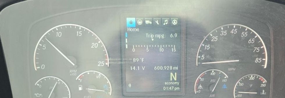 Sleeper Tractor-Heavy Duty Tractors-Freightliner-2022-T12664ST-Albuquerque-NM-600,929\n\t\tmiles-$ 62,000 - Image 21