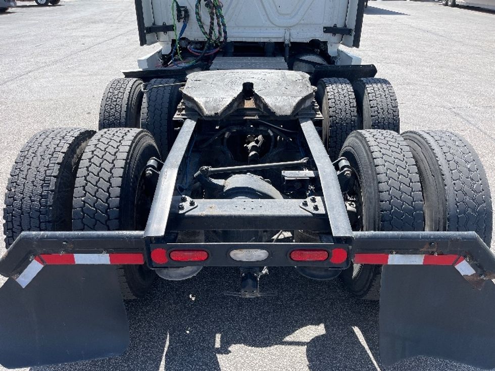 Sleeper Tractor-Heavy Duty Tractors-Freightliner-2022-T12664ST-Albuquerque-NM-600,929\n\t\tmiles-$ 62,000 - Image 6