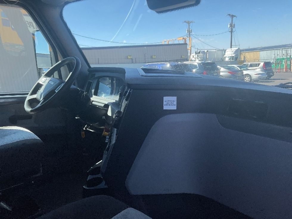 Sleeper Tractor-Heavy Duty Tractors-Freightliner-2022-T12664ST-Albuquerque-NM-603,672\n\t\tmiles-$ 66,000 - Image 15