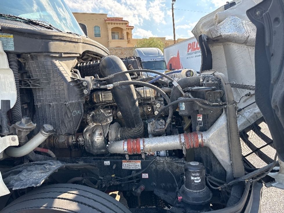 Sleeper Tractor-Heavy Duty Tractors-Freightliner-2022-T12664ST-Albuquerque-NM-616,674\n\t\tmiles-$ 62,500 - Image 20