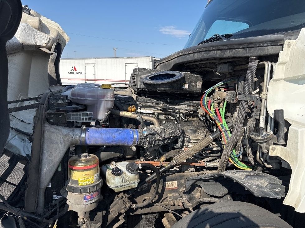 Sleeper Tractor-Heavy Duty Tractors-Freightliner-2022-T12664ST-Albuquerque-NM-616,674\n\t\tmiles-$ 62,500 - Image 21