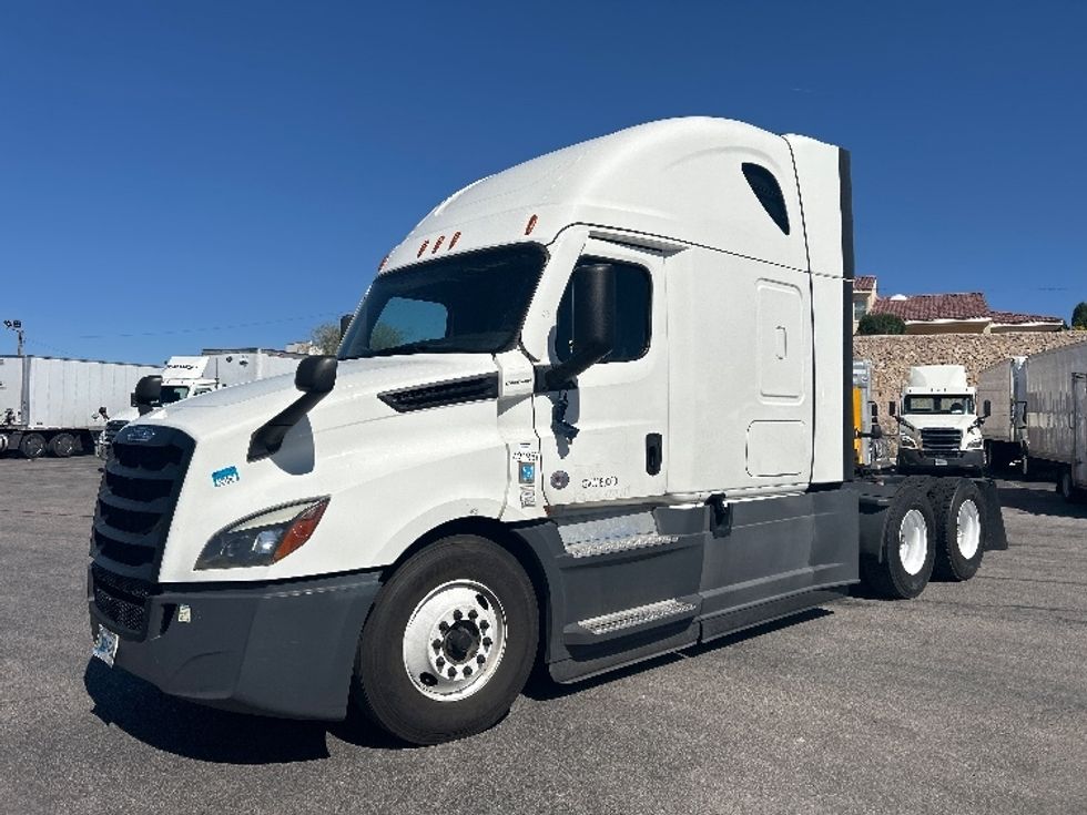 Sleeper Tractor-Heavy Duty Tractors-Freightliner-2022-T12664ST-Albuquerque-NM-616,674\n\t\tmiles-$ 62,500 - Image 3
