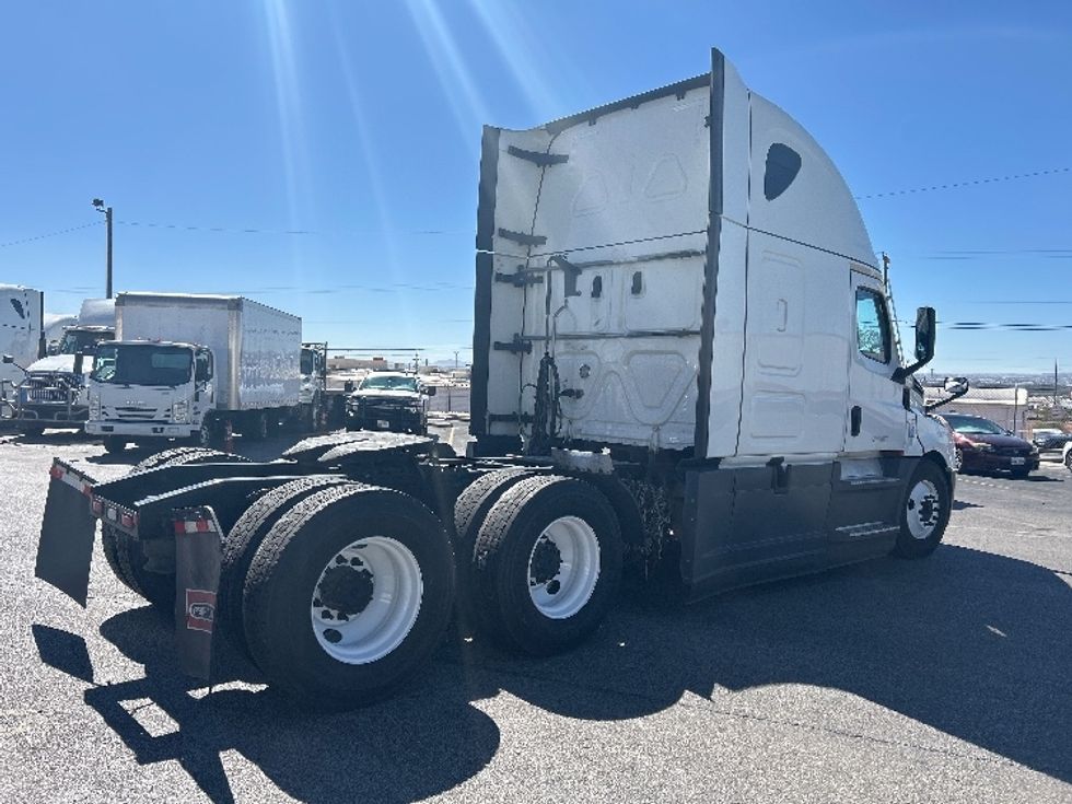 Sleeper Tractor-Heavy Duty Tractors-Freightliner-2022-T12664ST-Albuquerque-NM-616,674\n\t\tmiles-$ 62,500 - Image 7