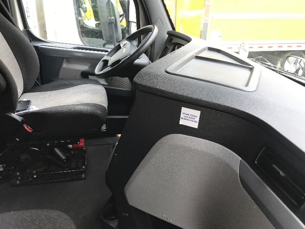 Sleeper Tractor-Heavy Duty Tractors-Freightliner-2022-T12664ST-Alexandria-VA-509,525\n\t\tmiles-$ 71,000 - Image 15