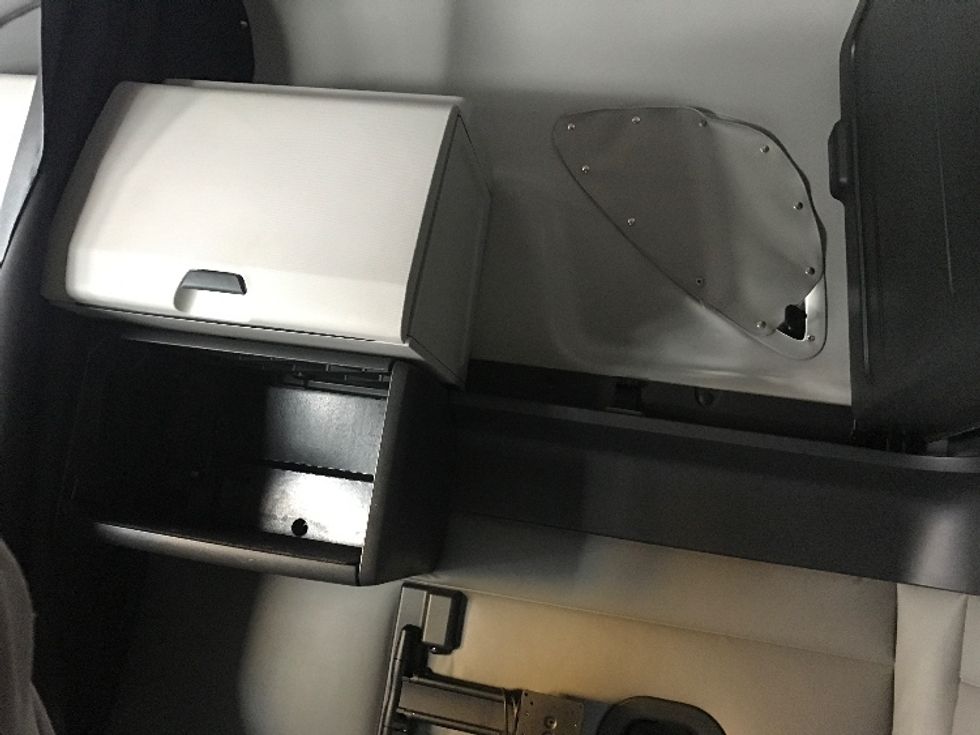 Sleeper Tractor-Heavy Duty Tractors-Freightliner-2022-T12664ST-Alexandria-VA-509,525\n\t\tmiles-$ 71,000 - Image 19