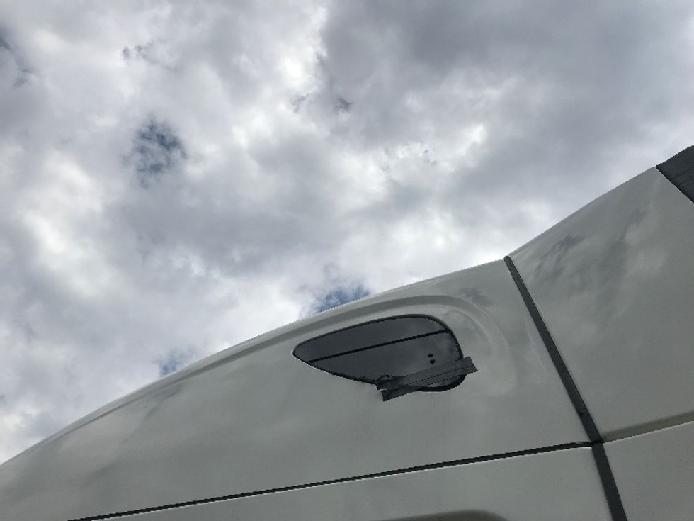 Sleeper Tractor-Heavy Duty Tractors-Freightliner-2022-T12664ST-Alexandria-VA-509,525\n\t\tmiles-$ 71,000 - Image 24