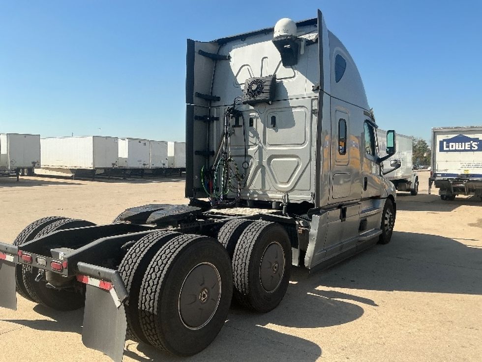 Sleeper Tractor-Heavy Duty Tractors-Freightliner-2022-T12664ST-Allen Park-MI-474,465\n\t\tmiles-$ 72,500 - Image 7