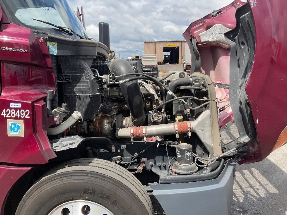 Sleeper Tractor-Heavy Duty Tractors-Freightliner-2022-T12664ST-Allentown-PA-438,392\n\t\tmiles-$ 75,250 - Image 20