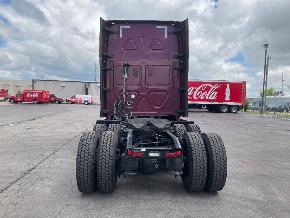 Sleeper Tractor-Heavy Duty Tractors-Freightliner-2022-T12664ST-Allentown-PA-438,392\n\t\tmiles-$ 75,250 - Image 6