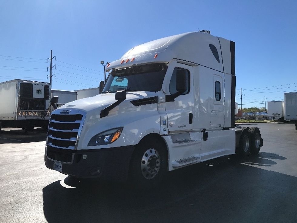 Sleeper Tractor-Heavy Duty Tractors-Freightliner-2022-T12664ST-Allentown-PA-451,865\n\t\tmiles-$ 73,500 - Image 3