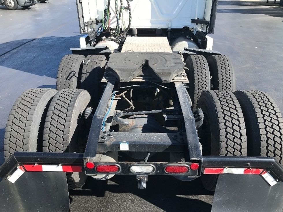 Sleeper Tractor-Heavy Duty Tractors-Freightliner-2022-T12664ST-Allentown-PA-451,865\n\t\tmiles-$ 73,500 - Image 6