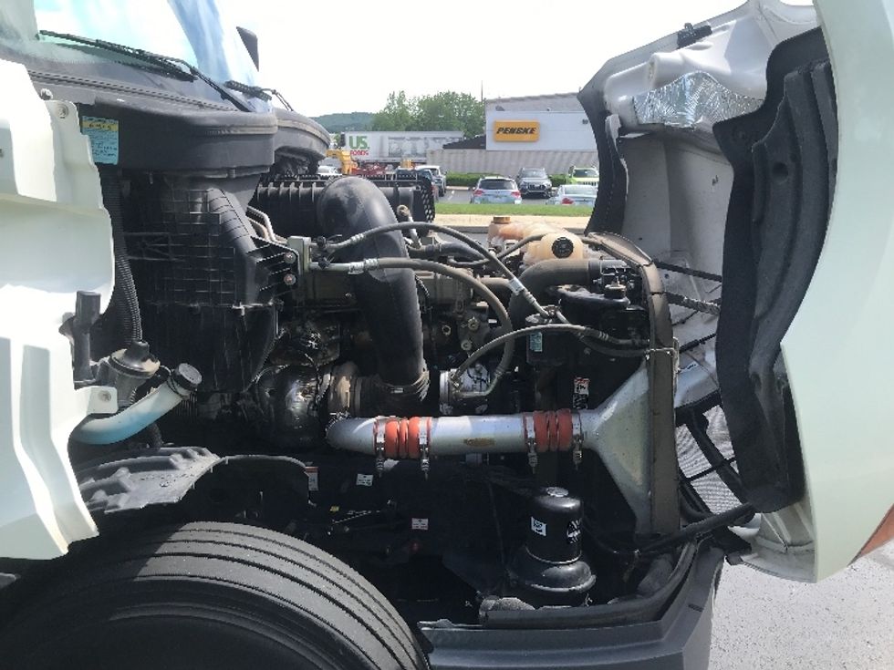 Sleeper Tractor-Heavy Duty Tractors-Freightliner-2022-T12664ST-Allentown-PA-501,670\n\t\tmiles-$ 81,000 - Image 20