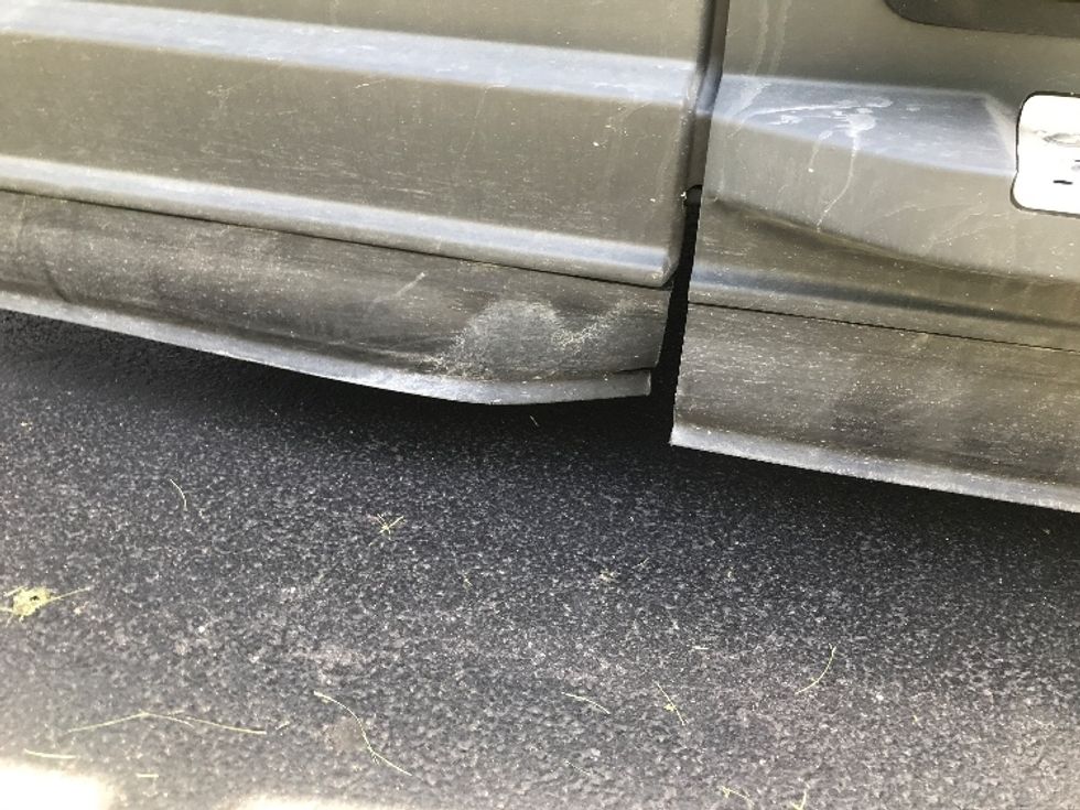 Sleeper Tractor-Heavy Duty Tractors-Freightliner-2022-T12664ST-Allentown-PA-501,670\n\t\tmiles-$ 81,000 - Image 24