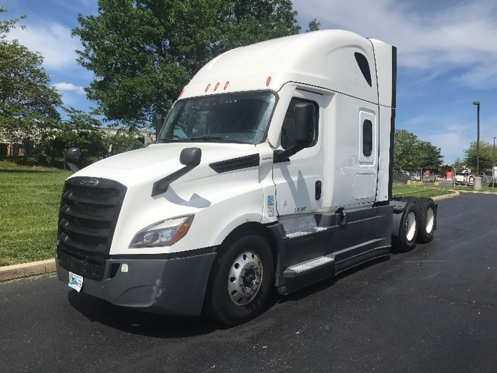Sleeper Tractor-Heavy Duty Tractors-Freightliner-2022-T12664ST-Allentown-PA-501,670\n\t\tmiles-$ 81,000 - Image 3