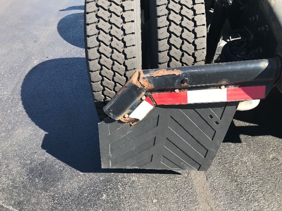 Sleeper Tractor-Heavy Duty Tractors-Freightliner-2022-T12664ST-Allentown-PA-566,762\n\t\tmiles-$ 62,250 - Image 24