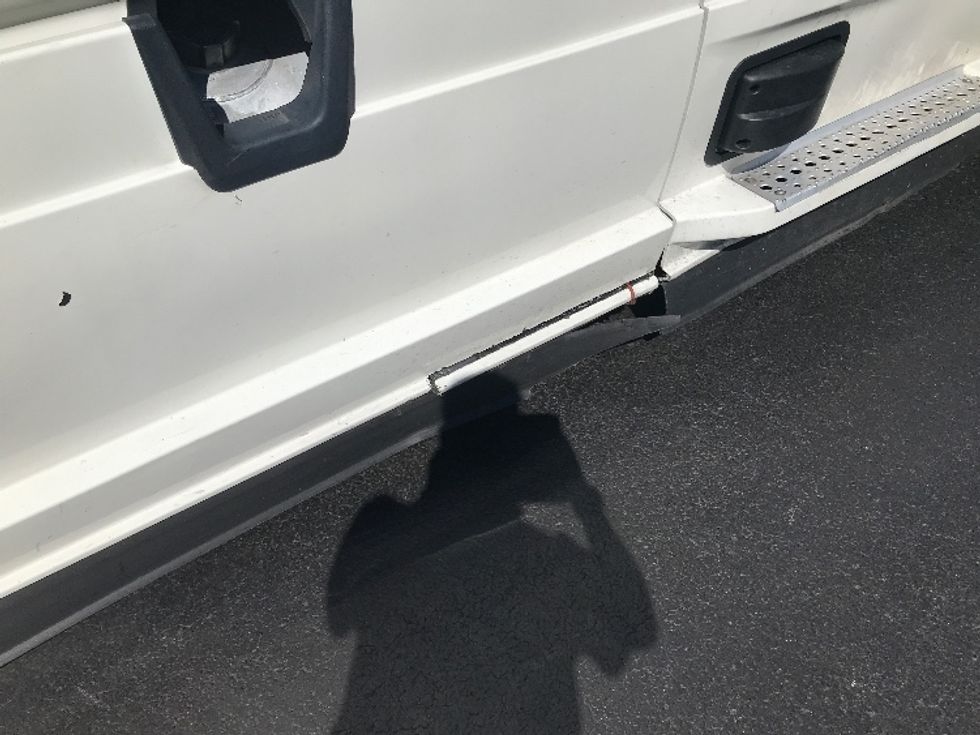 Sleeper Tractor-Heavy Duty Tractors-Freightliner-2022-T12664ST-Allentown-PA-566,762\n\t\tmiles-$ 62,250 - Image 25