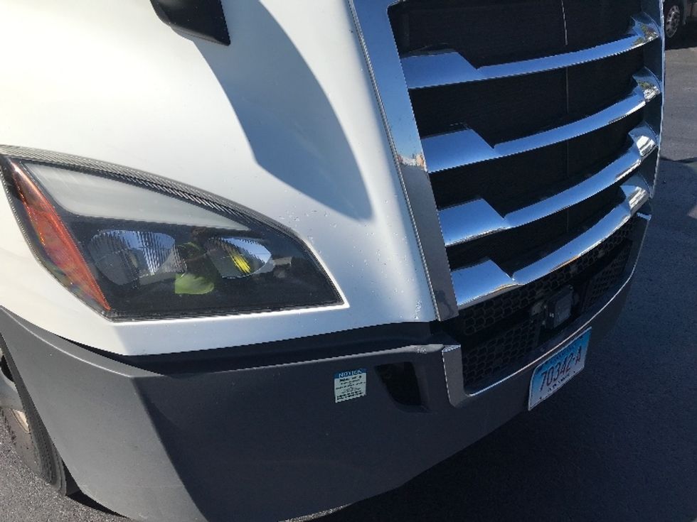 Sleeper Tractor-Heavy Duty Tractors-Freightliner-2022-T12664ST-Allentown-PA-566,762\n\t\tmiles-$ 62,250 - Image 26