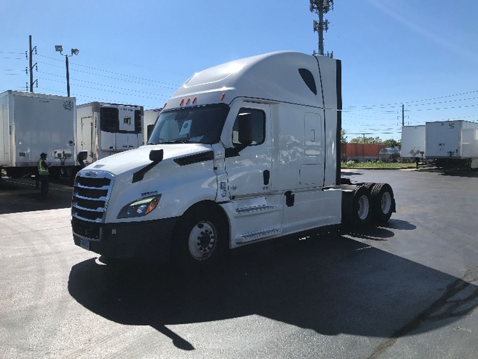 2022 Freightliner Cascadia 126" Sleeper Cab photo 3