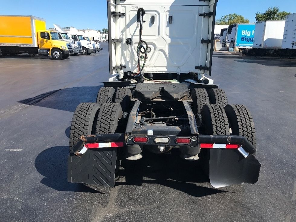 Sleeper Tractor-Heavy Duty Tractors-Freightliner-2022-T12664ST-Allentown-PA-566,762\n\t\tmiles-$ 62,250 - Image 6