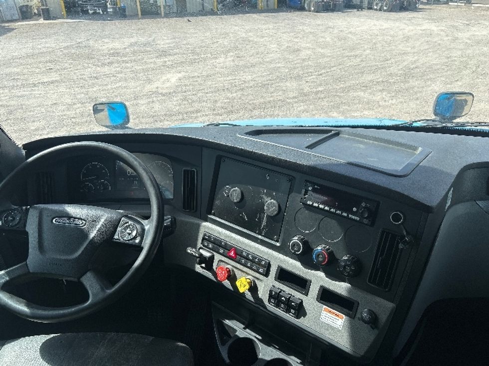 Sleeper Tractor-Heavy Duty Tractors-Freightliner-2022-T12664ST-Amarillo-TX-479,088\n\t\tmiles-$ 81,000 - Image 12
